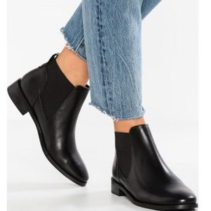 Topshop King Chelsea Leather Ankle Boots Booties